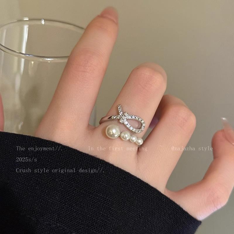 Braided Pearl Zirconia Ring for Women - Luxurious and High-end Style, Finger Ring with An Elegant Opening, Suitable for Layering on The Finger.