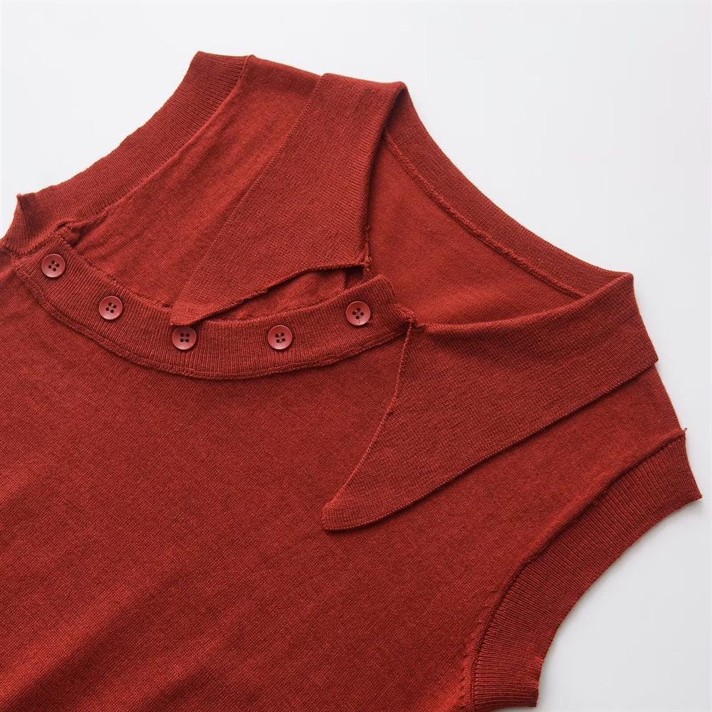 Spring 2025 Women's Sleeveless Knitwear: Elegant Slim Fit with Versatile Turn-Down Collar.