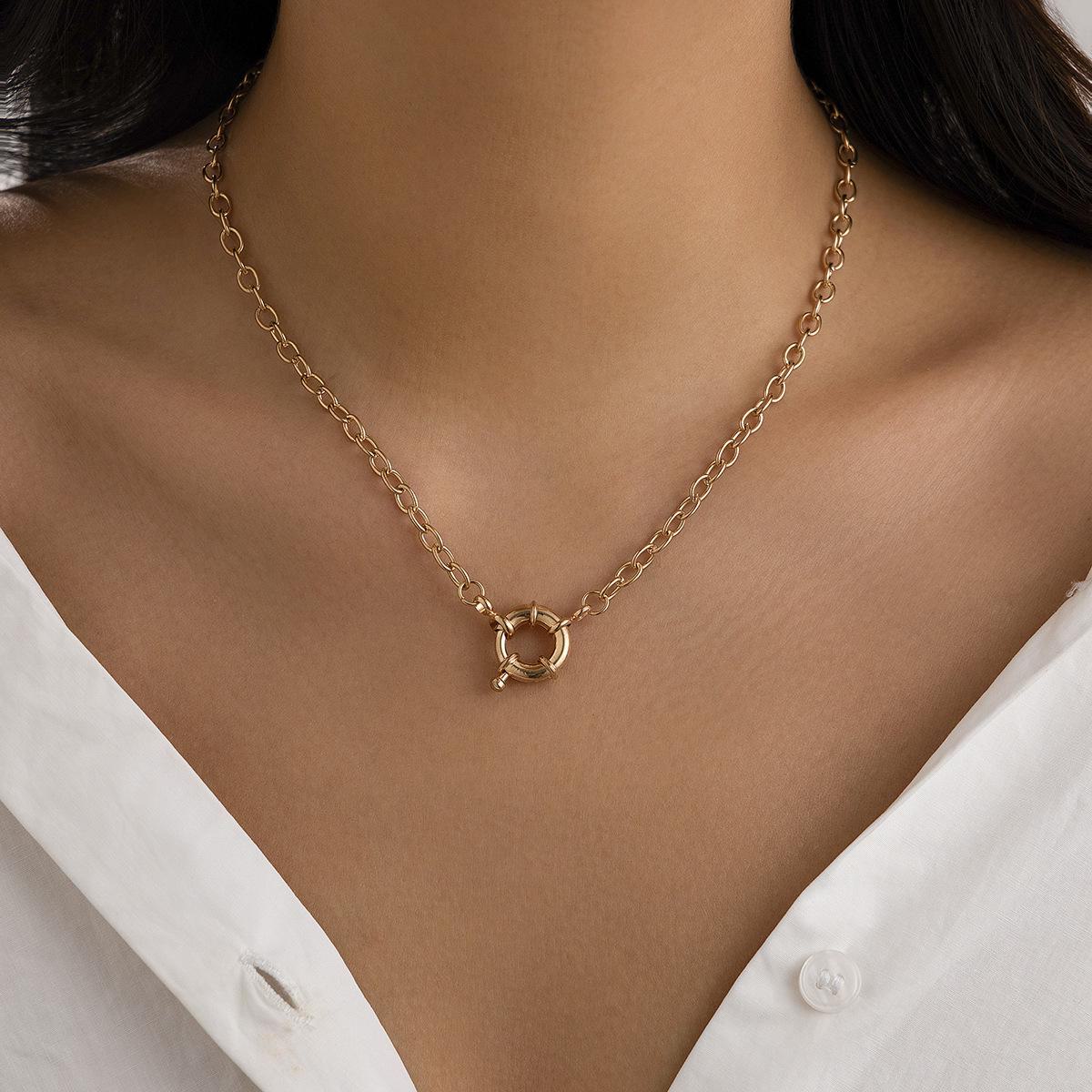 

Ожерелье из меди с геометрической пружинной пряжкой на ключицу - простая плоская змейка для женщин