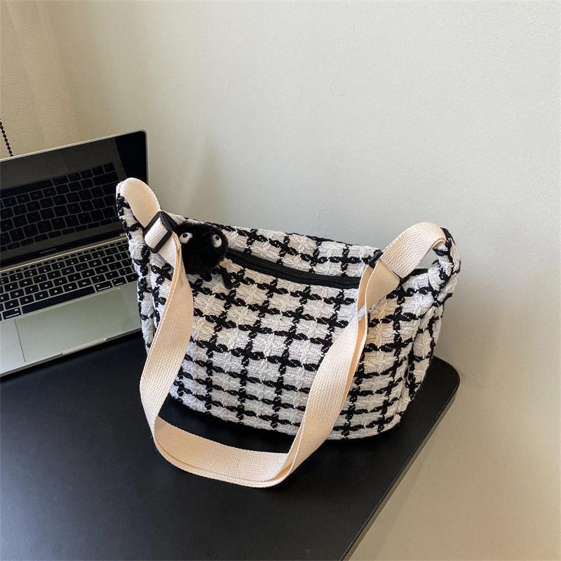 Stylish Urban Chic Plaid Pattern Woolen Crossbody Bag For Women In Black Or White