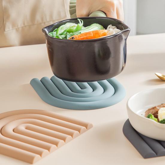 Silicone Heat Resistant Trivets Rainbow Non-Slip Pot Holders for Hot Pans Bowls Dishwasher Safe Kitchen Table Mats for Dining Decor