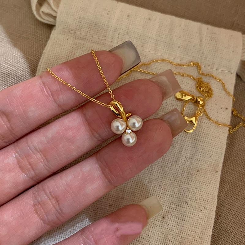 French Grape Pearl Pendant Necklace - Elegant Women's Autumn/Winter High-End Chain