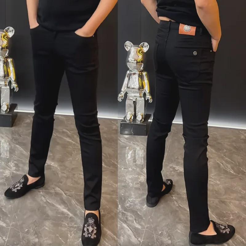 2024 Summer Men's White Slim Fit Jeans - European Style, Simple, Fashionable, All-Match Casual.