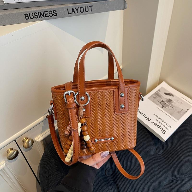 This Year's Popular Bag Women's 2025 New Autumn and Winter Retro Niche Design Messenger Bag Korean Version Bucket Bag