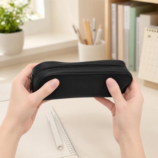Silicone Pencil Case with Smooth Zipper Durable And Stain-Resistant Pen Holder for School