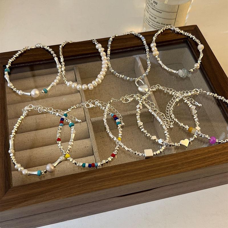 

Несколько таэлей сломанных серебряных браслетов в стиле барокко для женской легкой роскоши, ниши, изысканного и высококачественного ощущения, браслета из красной бусины и браслета