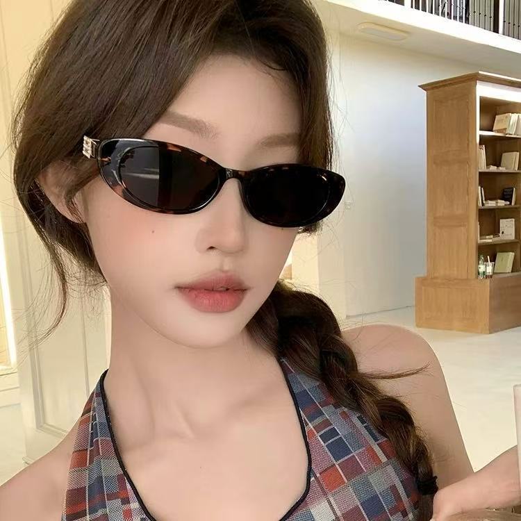 New gm millennial babes sunglasses women's American retro YK personality small frame leopard print oval sunglasses