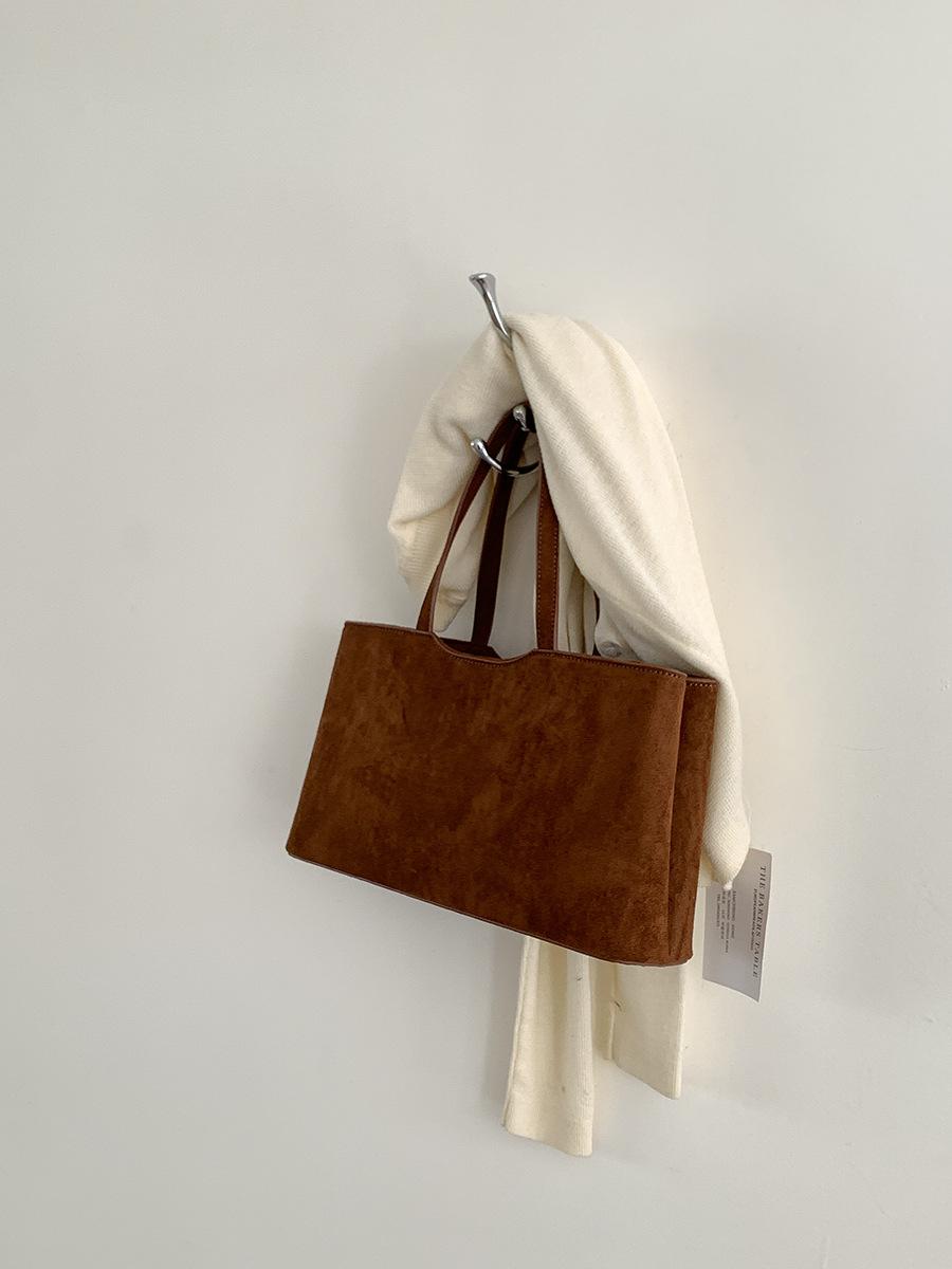 

Новая сумка-тоут на осень и зиму, женская простая замшевая сумка для通勤, высококлассная замшевая сумка большой вместимости коричневый