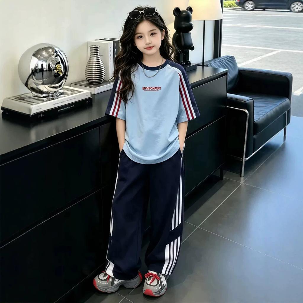 Summer Fashionable Short-sleeved Suit For Boys And Girls, Thin Children's Sports T-shirt And Trousers Two-piece Set