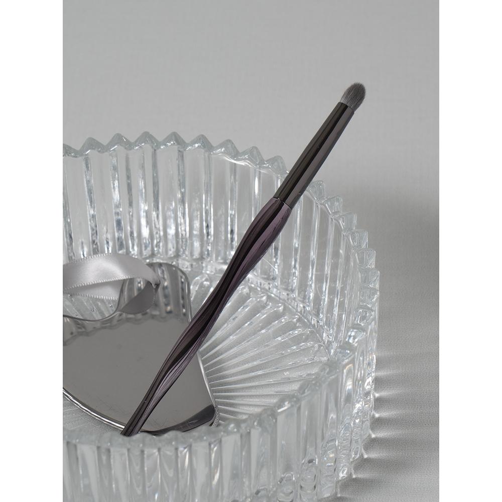 

Daiso Chic Blending Brush