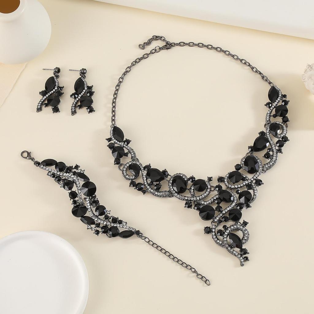 Retro Modeschmuck Set: Elegantes Halsketten-, Ohrring- und Armband-Set für Abendkleider