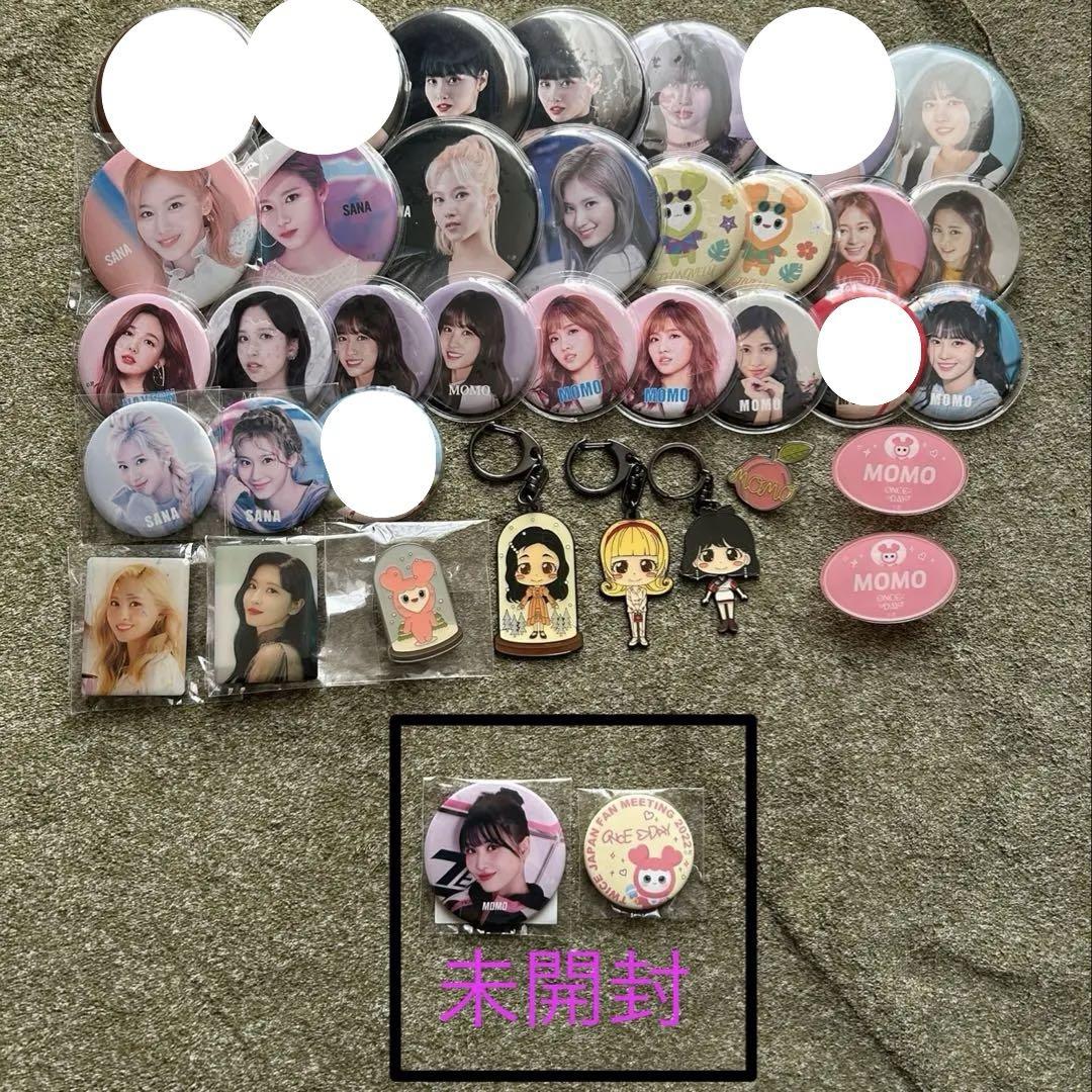 

[Б/У] TWICE Момо Значок-кнопка Ита-бэг