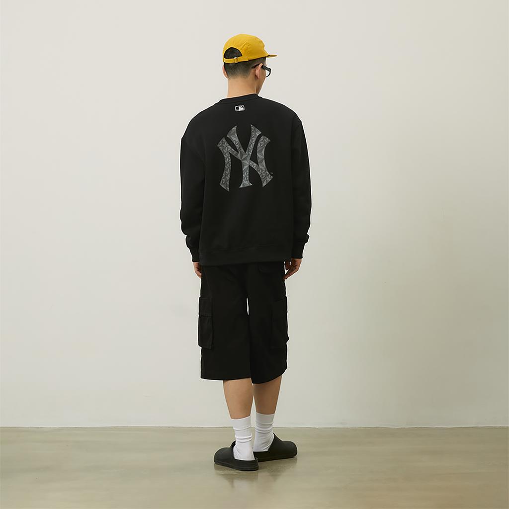 New MLB MONOGRAM Collection New York Yankees FW24 Sweatshirt Unisex Black 3AMTM0946-50BKS