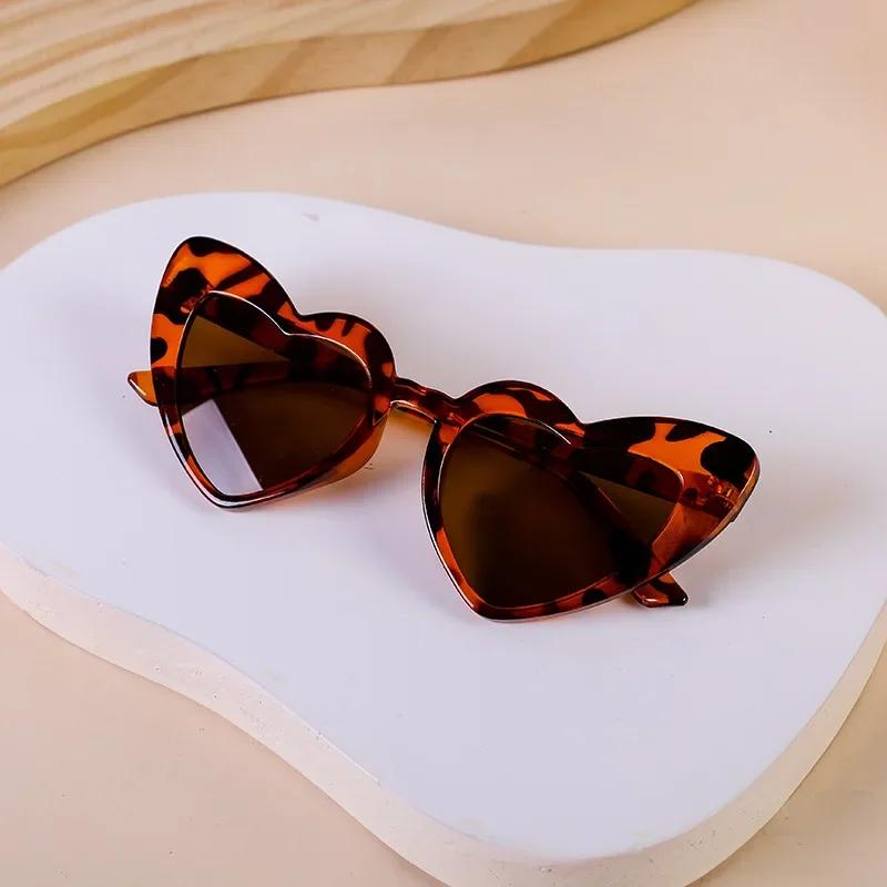 

Fashion Kids Sunglasses Heart-Shaped Sunglasses Children Sun Glasses Cute Love Heart Glasses Vintage UV400 Protection Eyewear