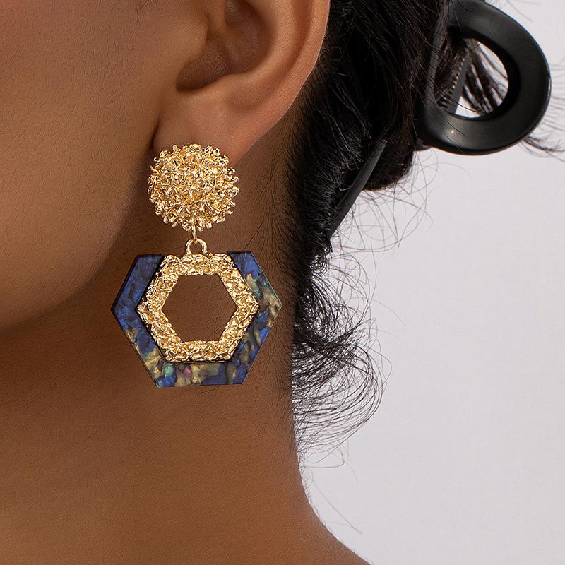Retro Palace-Inspired Stud Earrings – Classic Vintage Jewelry for Women’s Sophisticated Look