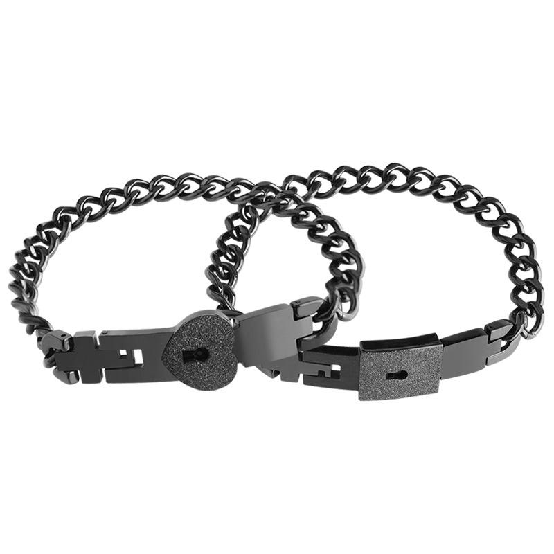 Europäische und Amerikanische Partnerarmbänder, Ein Paar konzentrische ineinandergreifende Titanstahlarmbänder, Edelstahl Herren- und Damen-Liebesarmbänder