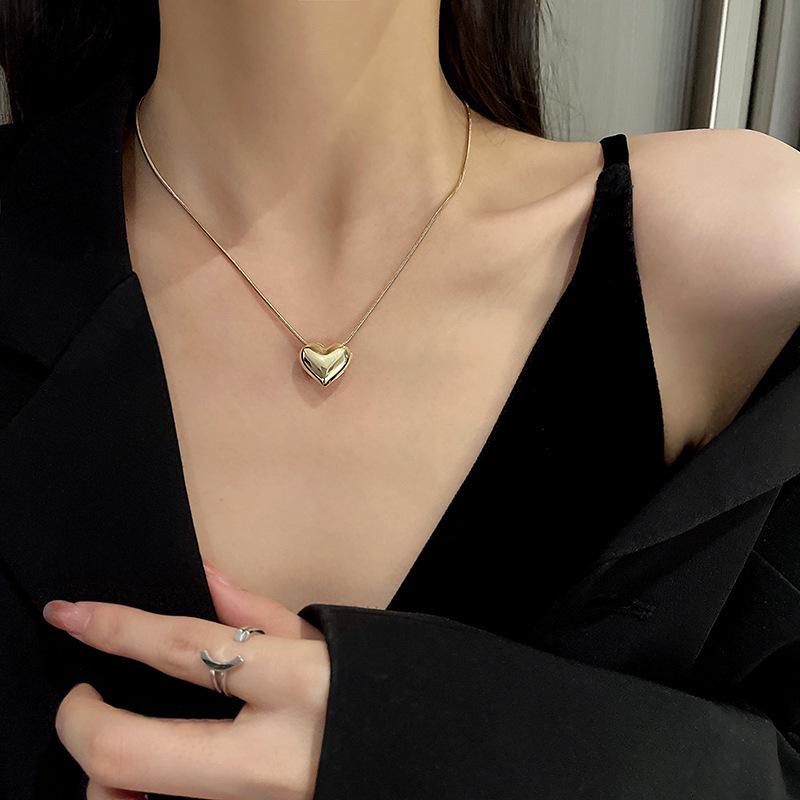 Korean Minimalist Glossy Heart Clavicle Necklace - Light Luxury Accessory