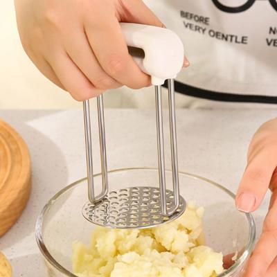 Handlicher Kartoffelstampfer Rutschfester Kunststoffgriff Hohe Härte Kartoffelstampfer Manuell Edelstahl Kartoffelzerdrücker Reibe