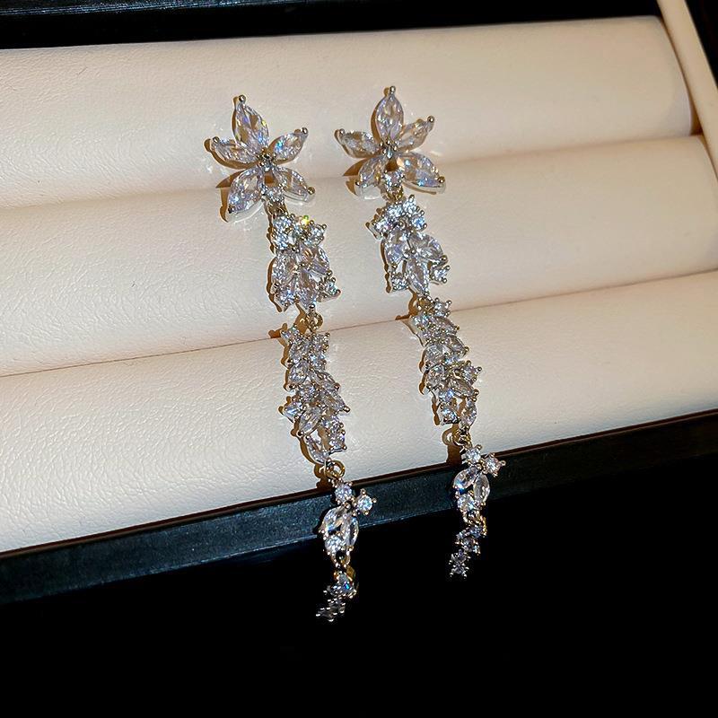 Flower fringed earrings French light luxury high-end earrings niche individual cold wind earrings