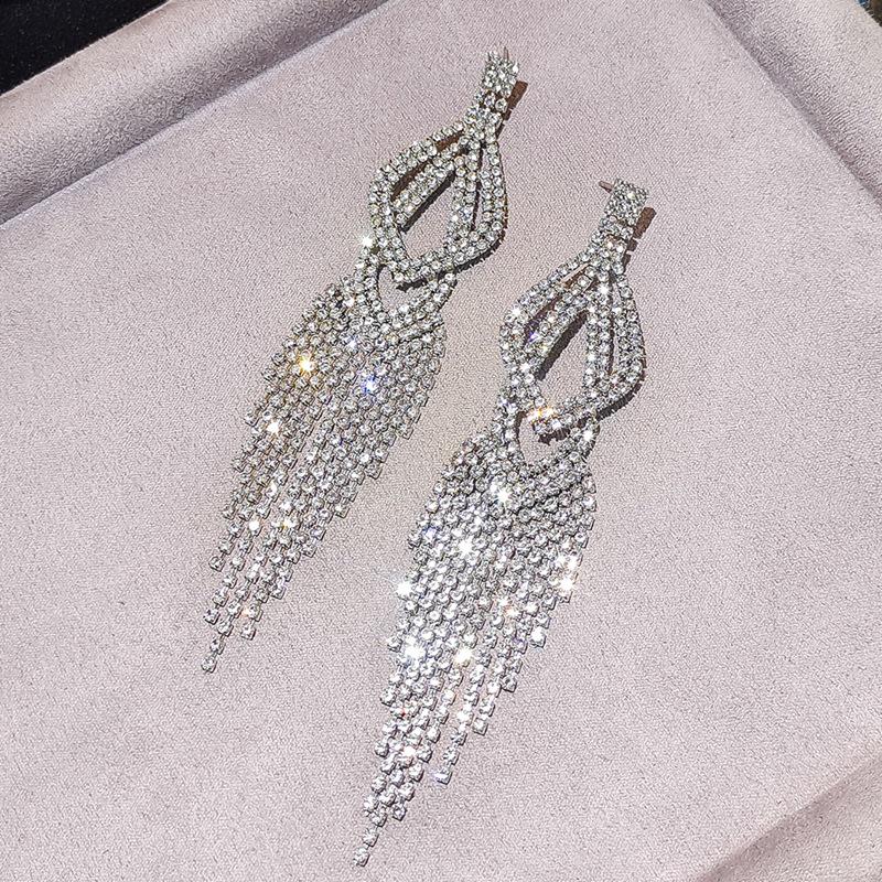 Elegant Tassel Long Earrings: European & American Fashion, High-End Prom & Evening Goddess Style.