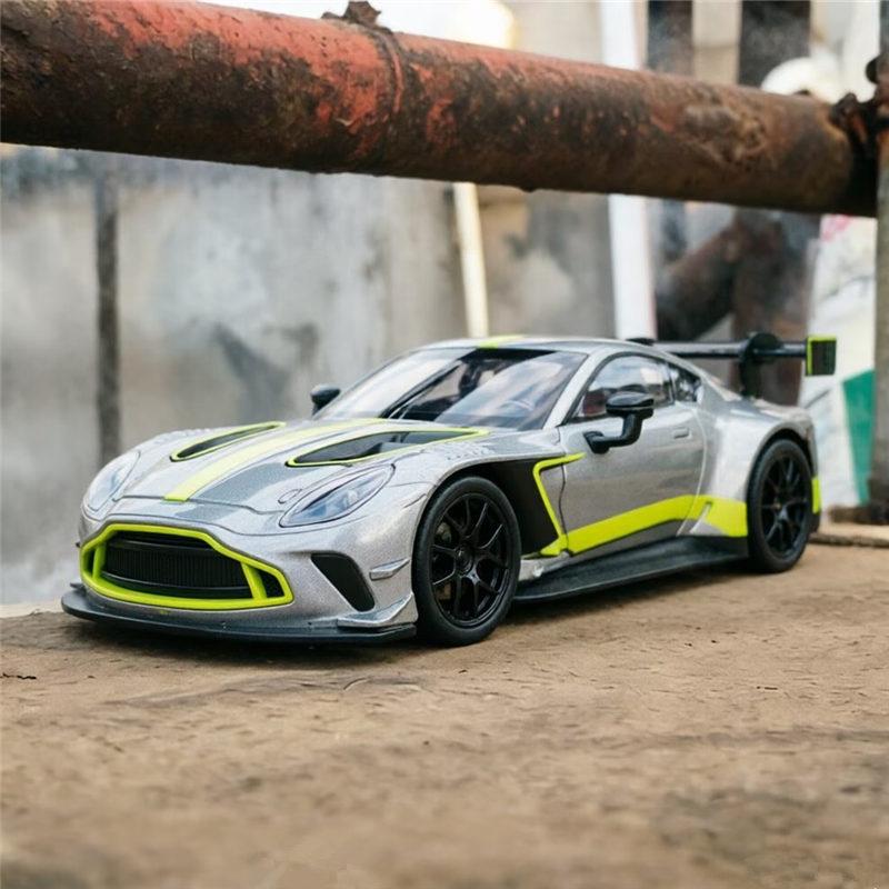 1:24 BMW M4 GT3 Leichtmetall-Sportwagenmodell Diecasts Metall-Rennwagenfahrzeuge Modell Simulation Sound Licht Sammlung Kinderspielzeug Geschenk