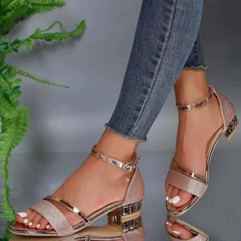Damenschuhe 2024 Heißer Verkauf Schnallenriemen Damensandalen Mode Peep Toe Büro und Karriere Sommer Plus Size Sandalen mit Absatz
