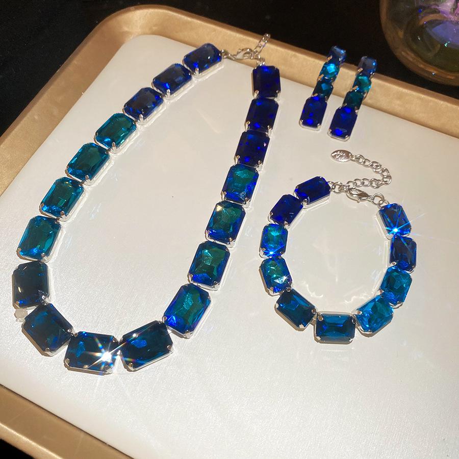 Elegant Rhinestone Geometric Earring and Necklace Set with Color Block Design
