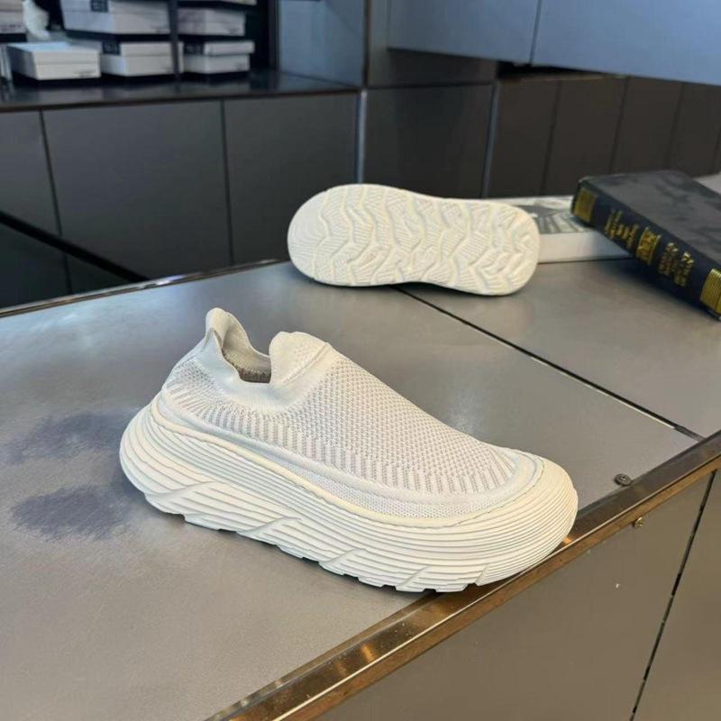 Summer men's shoes 2025 new mesh shoes sports shoes casual shoes breathable thick-soled versatile one-pedal fly-woven socks shoes