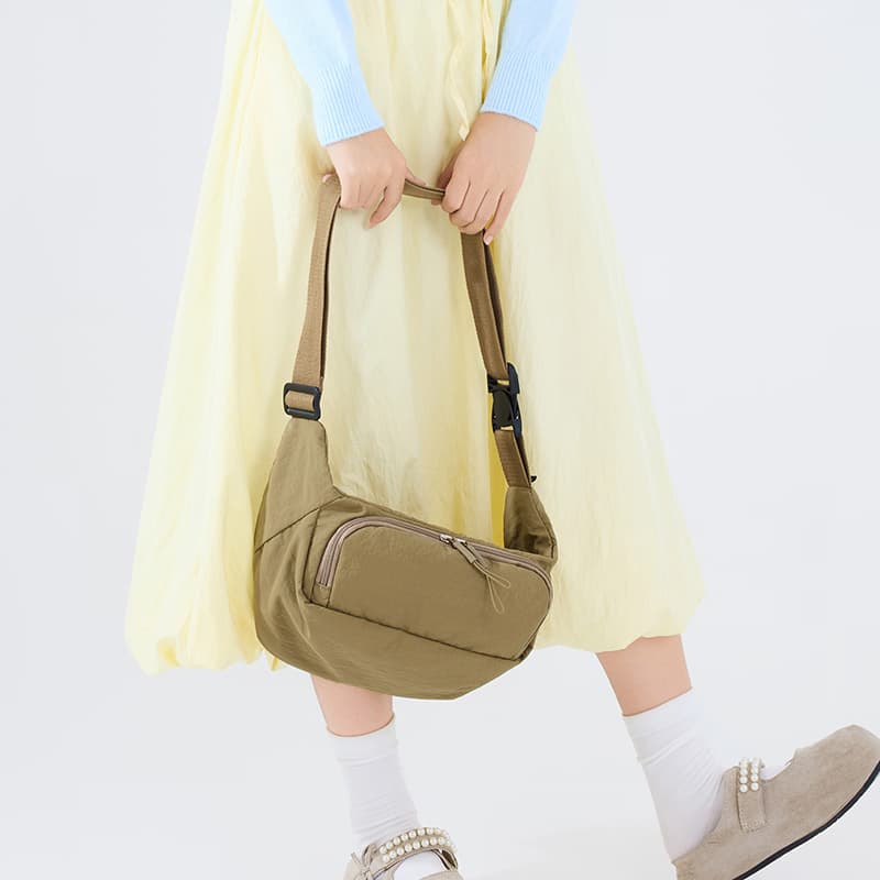 Large capacity casual breast bag women's crossbody fanny pack