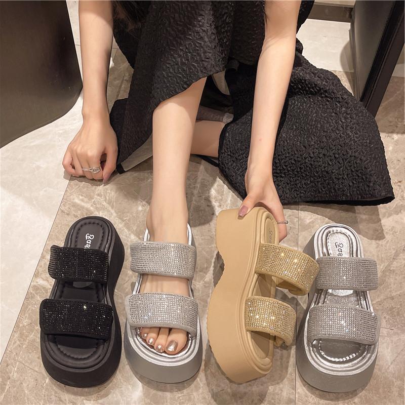 Modne Buty Klapki Damskie Lato Platforma Luksusowe Klapki Pantofle Miękkie Projektant 2025 Rzep Modne Klapki Codzienne Lato Damskie