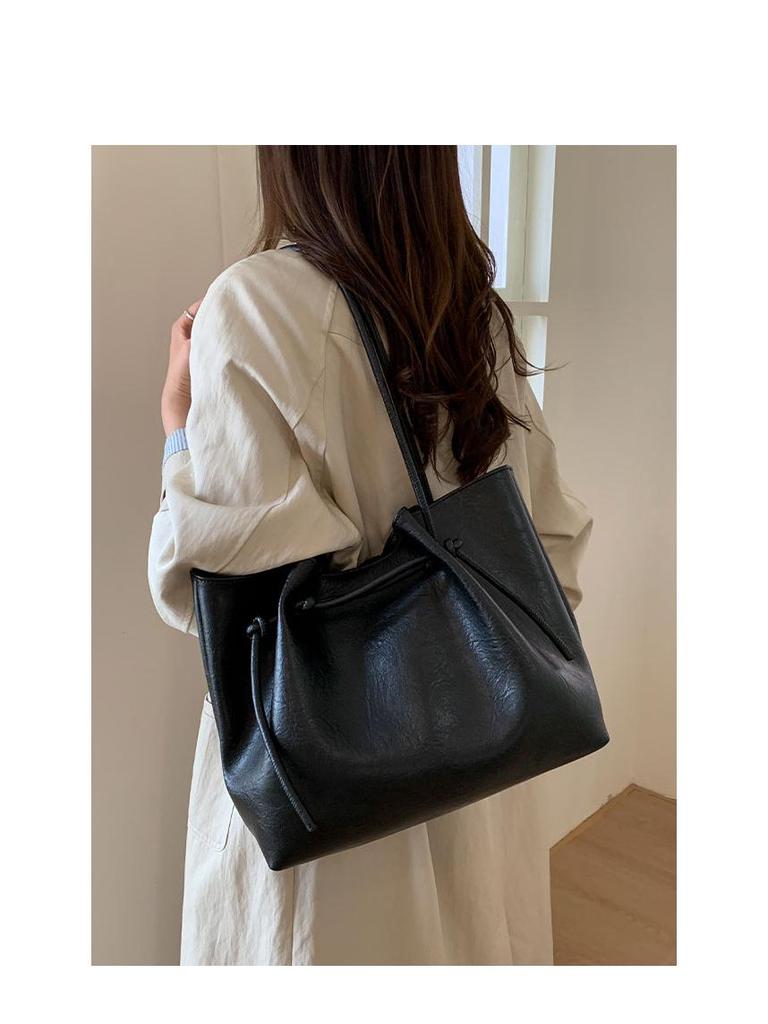 2025 Autumn/Winter Elegant & Versatile Women's Shoulder Tote - Large Capacity, High-End Commuter Bag