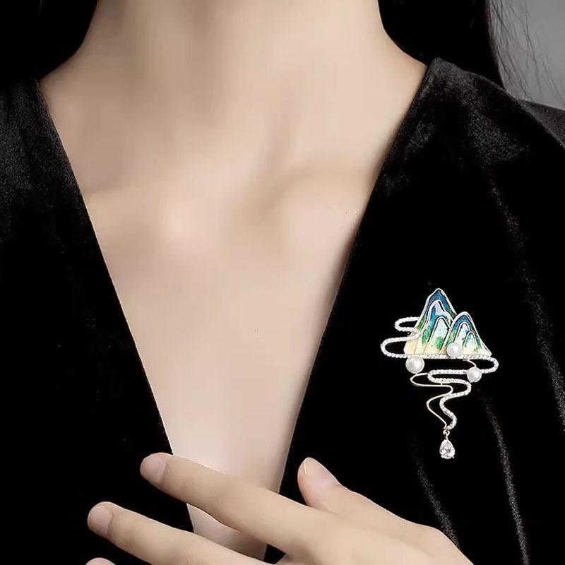 Chinese fashion Wanli mountains and rivers brooch high-end new pearl corsage pin coat anti-light accessories