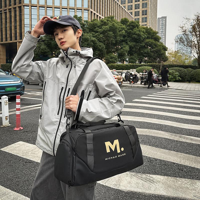 Large Capacity Short-distance Travel Bag, Men's and Women's Shoulder Backpack, Portable Oblique Span Bag, Wet and Dry Separation Fitness Bag