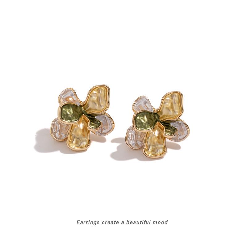 Asymmetrical Gilded Olive Earrings: Retro Non-Pierced Ear Clips for Women