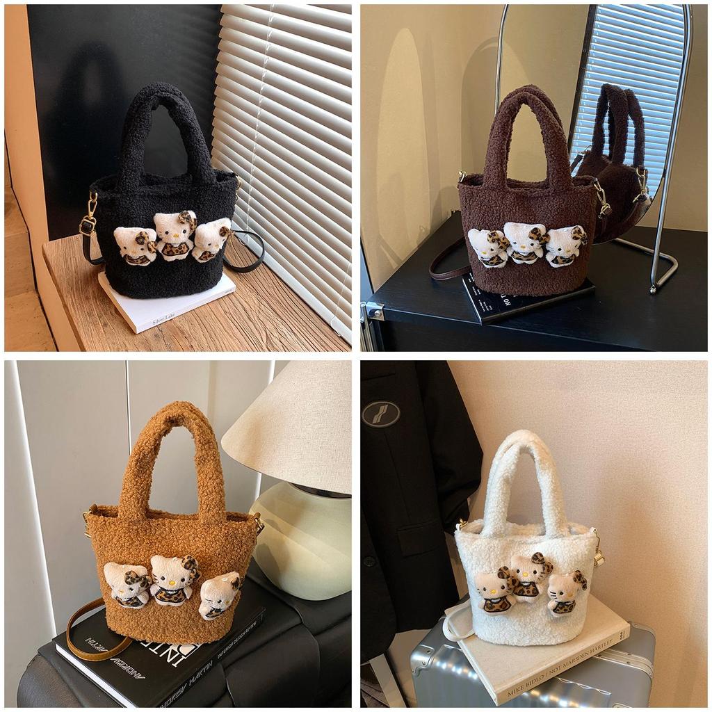 Small Hello Kitty Cartoon Shoulder Bag For Women With Nylon Construction And Casual Style
