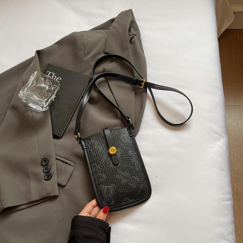 Stylish and Simple Contrasting Color Bag Women's 2025 Summer New Casual Niche Shoulder Messenger Bag Trendy Mobile Phone Bag