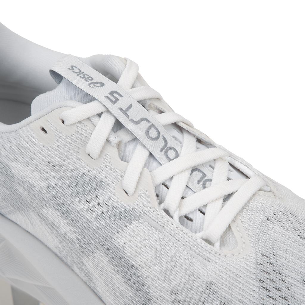 Asics Baskets Novablast 5 Blanc Gris Piémont Femme 1012B765-100