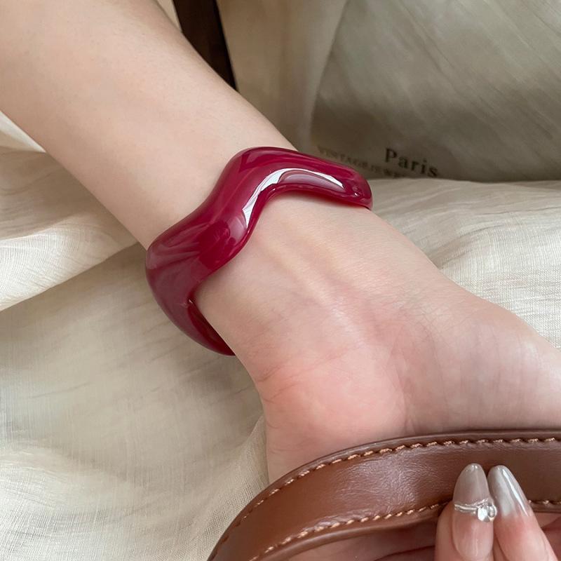 Luxuriöses europäisches & amerikanisches geometrisches offenes Acryl-Armreif-Armband