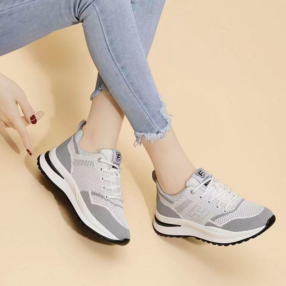 New Spring and Summer Casual Women's Flying Knitting Sports Shoes Trendy Brand Mesh Breathable Soft-soled Running Shoes Fashion