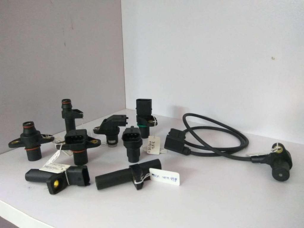 Camshaft/Crankshaft Sensor for Mercedes-Benz E-Class, C-Class, S-Class (0021539528)