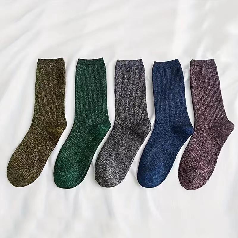 Zufällige Bunte Farben Mode Glänzende Socken Koreanischer Stil Gold Silber Seidensocken Luxus Design Hohe Qualität Damen Socken
