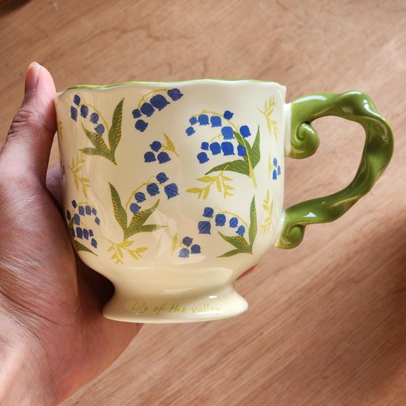 Small fresh retro floral mug