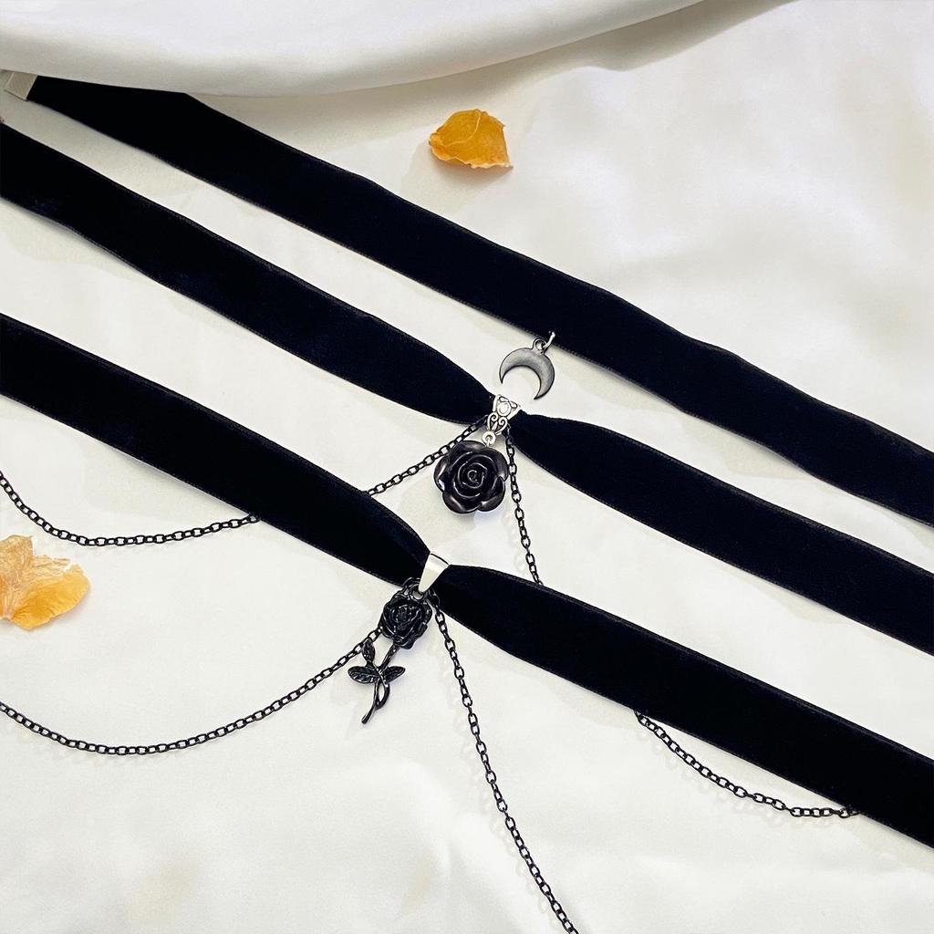 Creative Velvet Snake-Shaped Flower Collar Necklace - Black