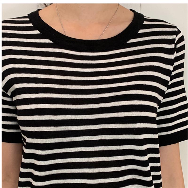 

Женская летняя полосатая черно-белая футболка с коротким рукавом из ледяного шелка One Size чёрный