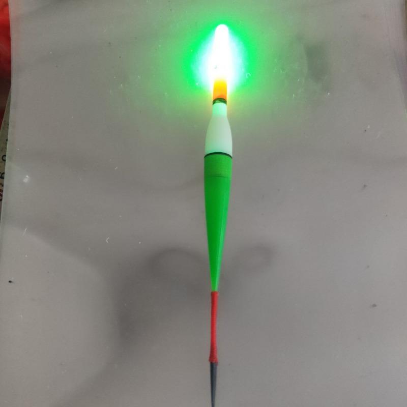 1 ks Voda Jasný Plastový Elektronický Bělící Větruodolný Bělící Elektronický Svítící Bělící Rybářské Potřeby