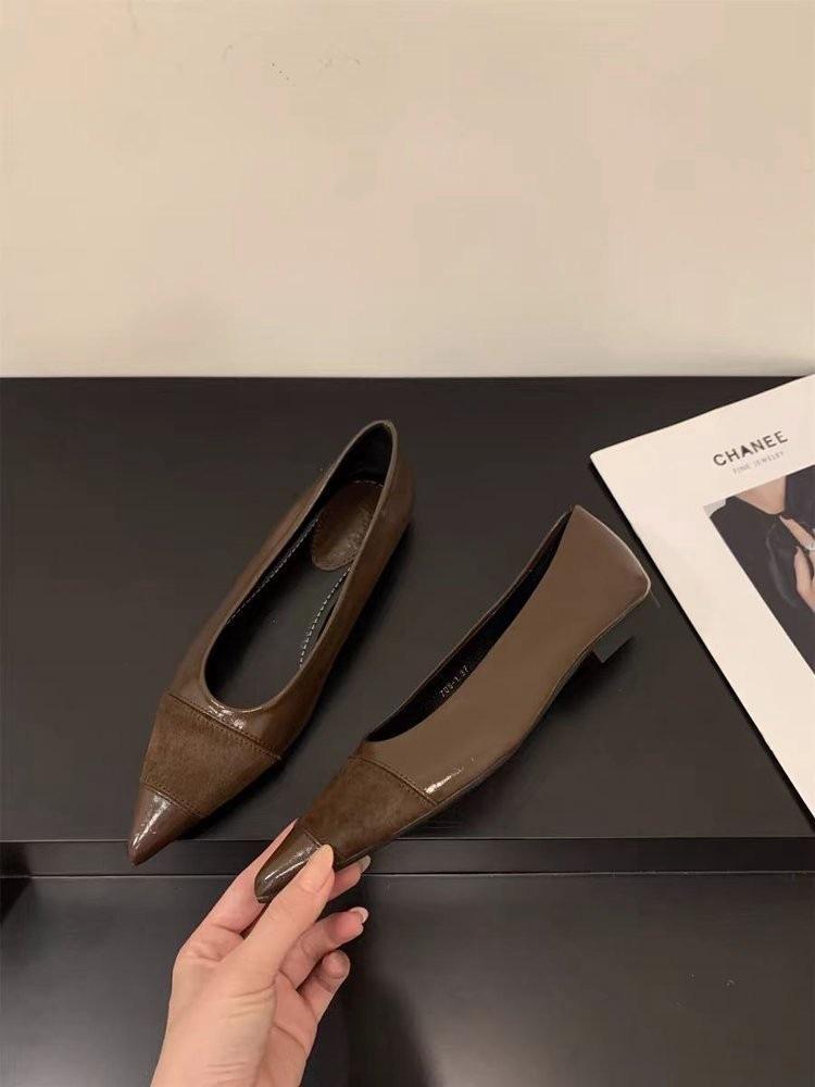 

Pointed flat shoes women s 2025 new shallow mouth temperament retro commuting low-heeled single shoes are not tired 40 хакі