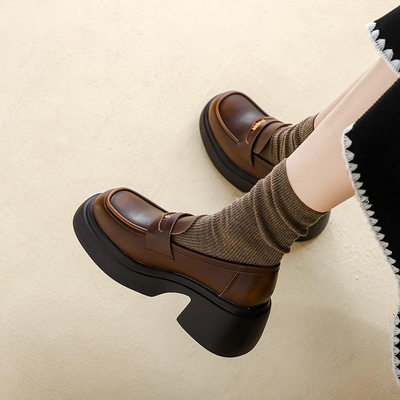 Mocasini cu platformă din piele neagră pentru femei: Nou Stil Britanic 2024, cu Talpă Groasă, Universal, Piele Naturală, Colecția de Primăvară.