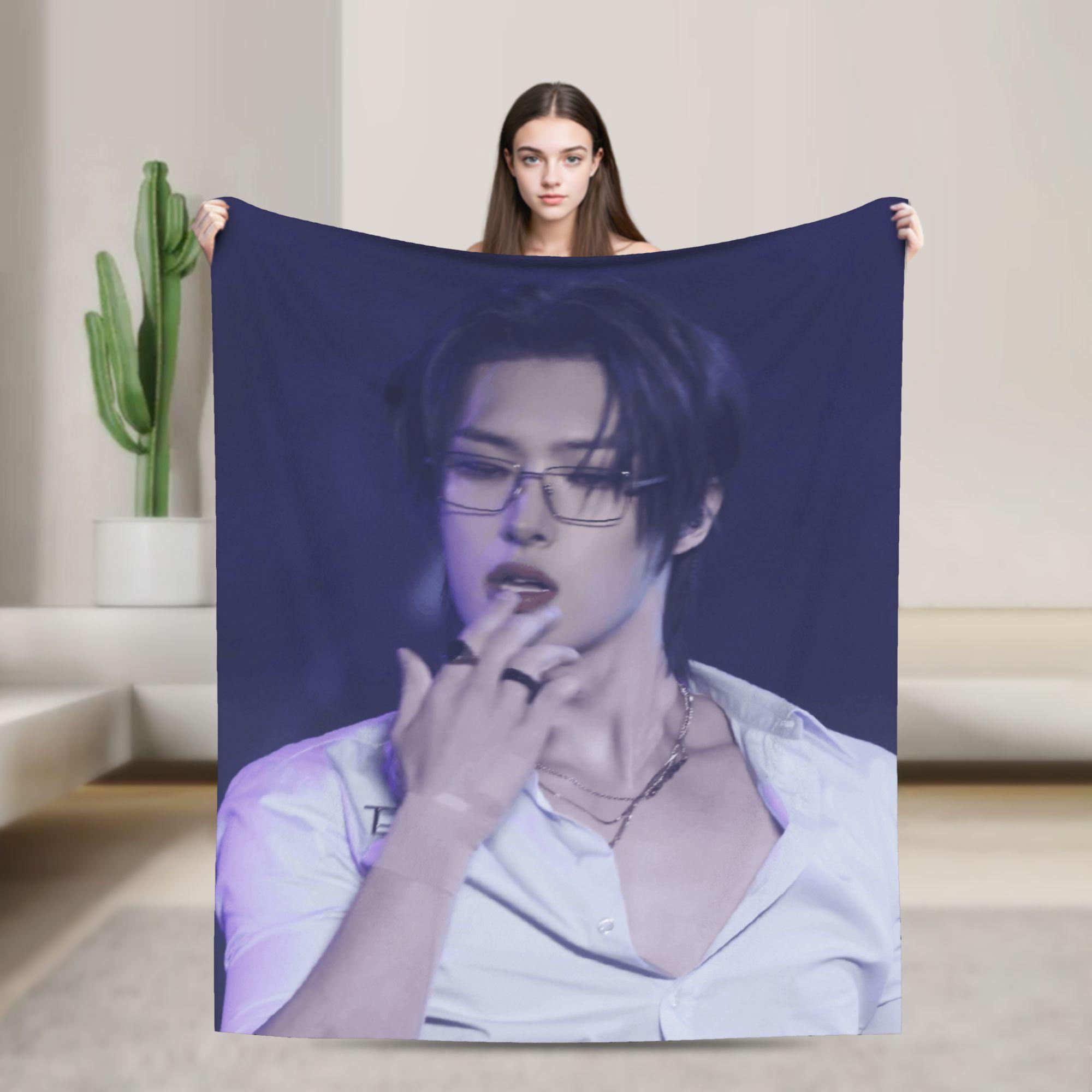 

Одеяло из фланели с принтом Минги Ateez Idol, очень мягкое, декоративные пледы для дома, пикника, покрывало для кровати, покрывало для дивана 30x40in