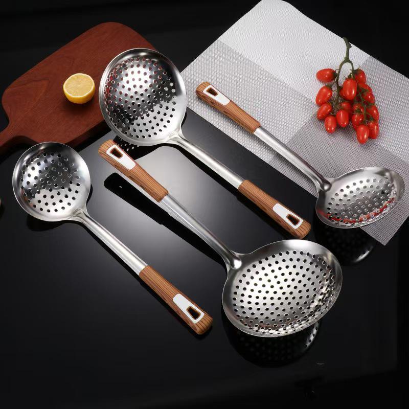 Thickened Stainless Steel Colander Filter Spoon Multifunctional Oval Oil Skimmer Scoop Long Handle Ramen Scoop Kitchen Utensils