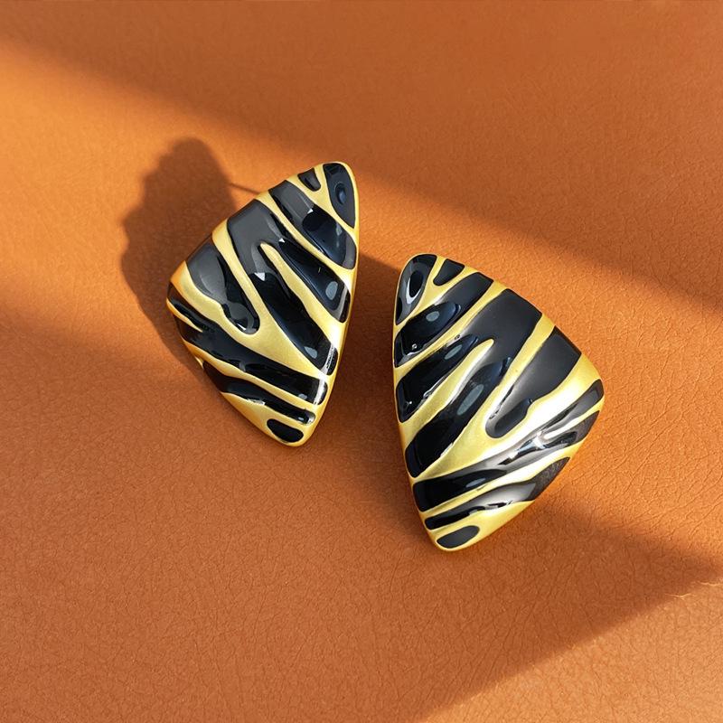 

Комплект колье и серег «Золотой Дрип» с инкрустацией бриллиантами в виде змеиной кости - Женский геометрический аксессуар для моды, цепочка для ключиц.